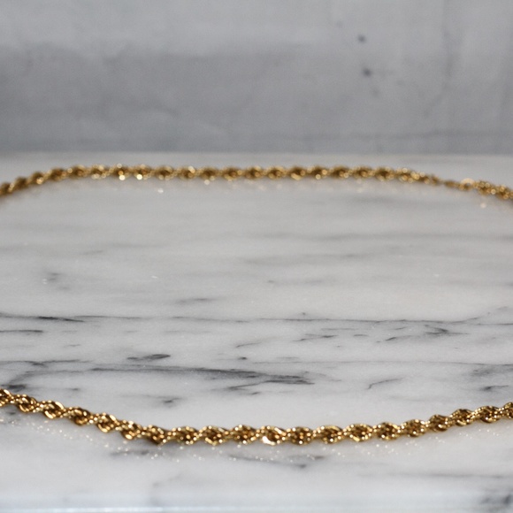 Moet Gold Link Chain - Picture 3 of 3